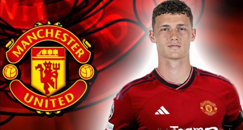 Bayern muốn ép giá Man United vụ chuyển nhượng Pavard